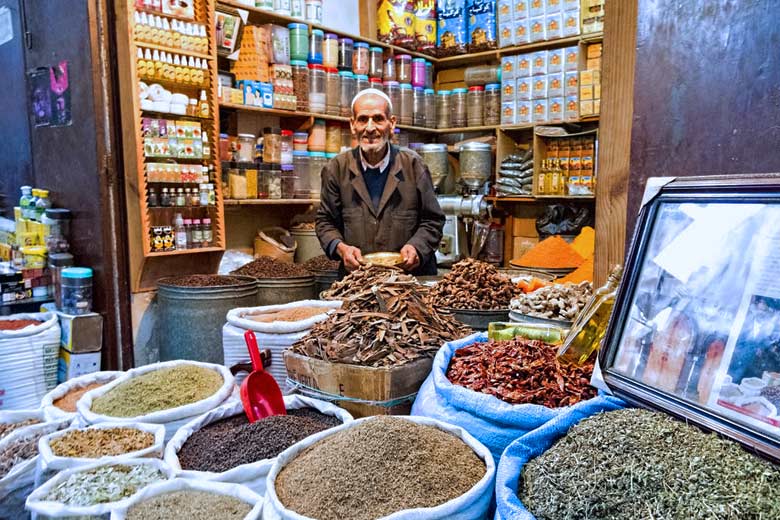 Selling spices in the souk in Fes, Morocco © Dan Lundberg - Flickr Creative Commons