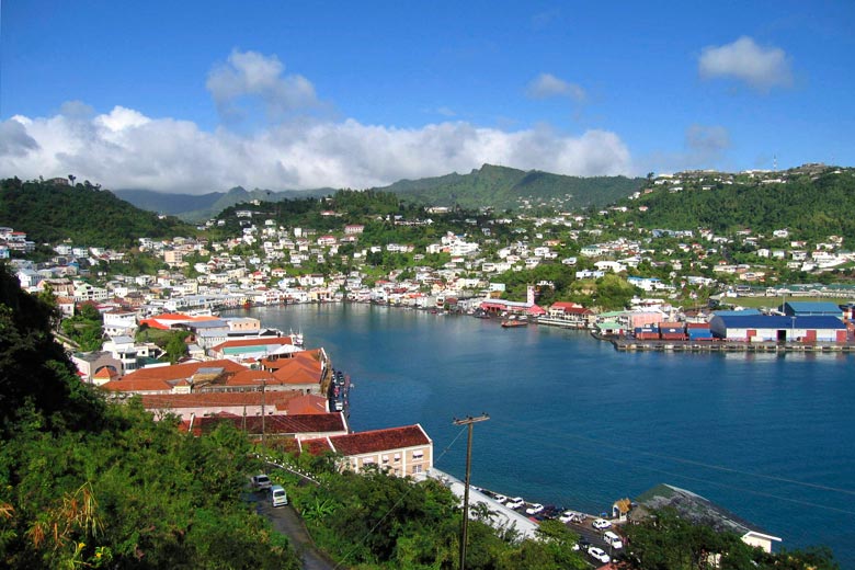 The small town of St George's, capital of Grenada © Cowbell Solo - Flickr Creative Commons