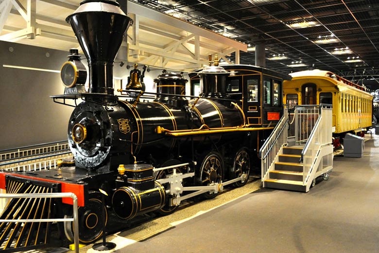 Japanese steam locomotive from 1880, Saitama Railway Museum © David McKelvey - Flickr Creative Commons
