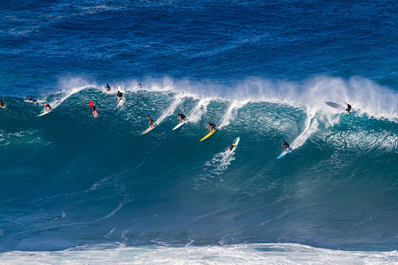 Surf's up: watch the pros at Waimea Bay © Kelly Headrick - Adobe Stock Image