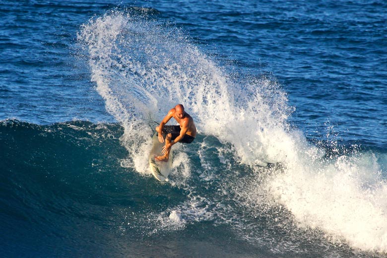 Surfing the Soup Bowl in Barbados © Tarik Browne - Flickr Creative Commons