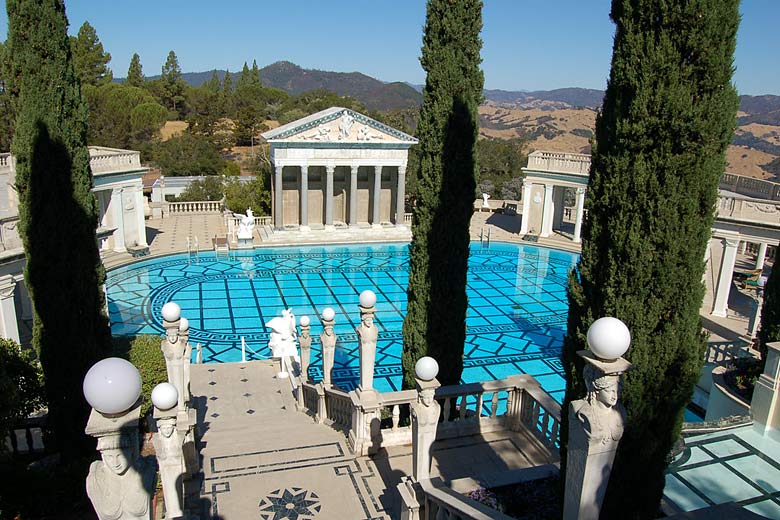 The swimming pool at Hearst Castle © Janeen - Flickr Creative Commons