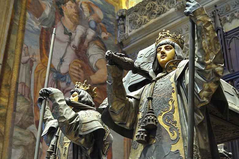 Tomb of Christopher Columbus in Seville Cathedral © Gwen Fran - Flickr Creative Commons