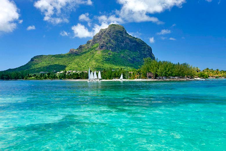 The towering Le Morne Brabant, Mauritius © Bamba Sourang - Mauritius Tourism Promotion Authority