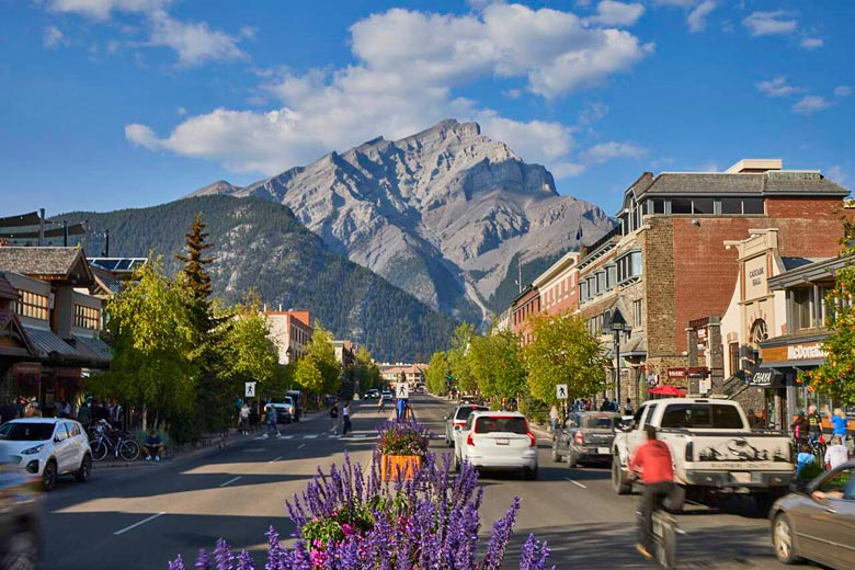 5 Canadian mountain towns with distinct personalities