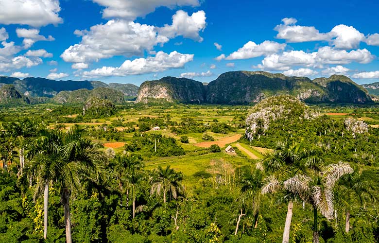 Escape the cities in Cuba's lush Valle de Viñales Escape the cities in Cuba's lush Valle de Viñales