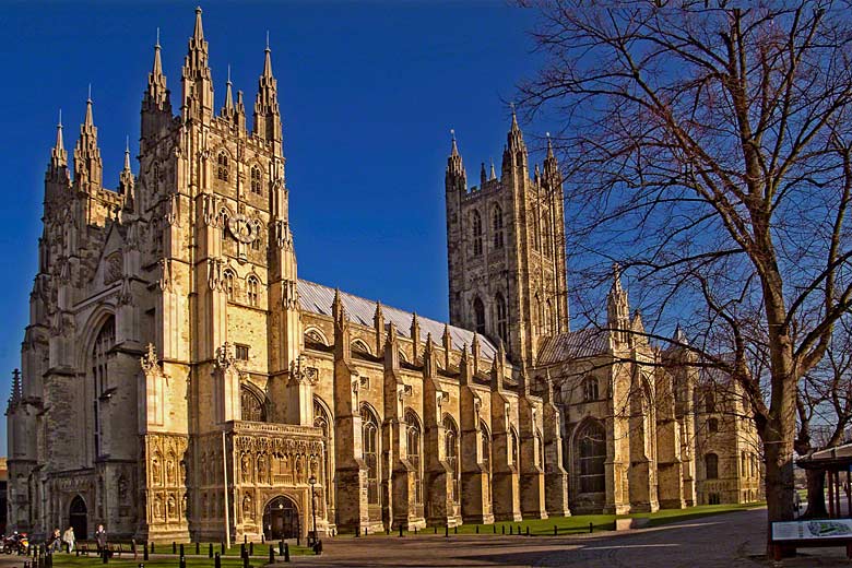 Canterbury Cathedral on a clear winter's day © Antony McCallum - Wikimedia Commons