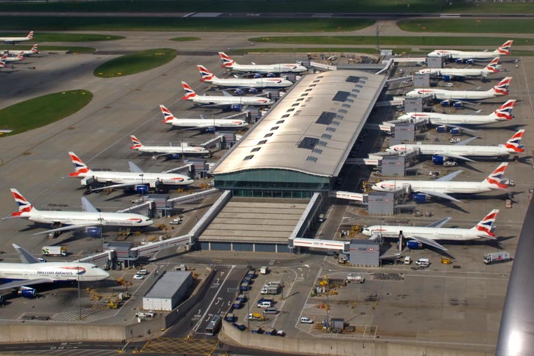 Find out about Heathrow Airport parking © Tony Hisgett - Wikimedia Commons