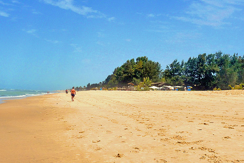 Gambia's beaches are long and wide © Martijn Russchen - Flickr Creative Commons