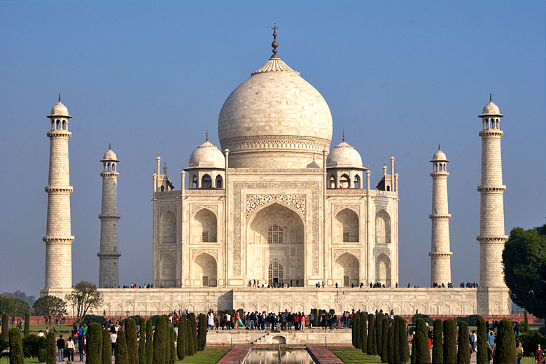 India's magnificent Taj Mahal © Ramón - Flickr Creative Commons
