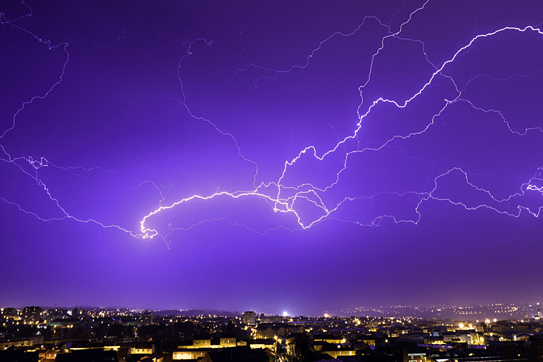 Lightning in the skies over Orlando on a summer's evening © Oleh91 - Fotolia.com