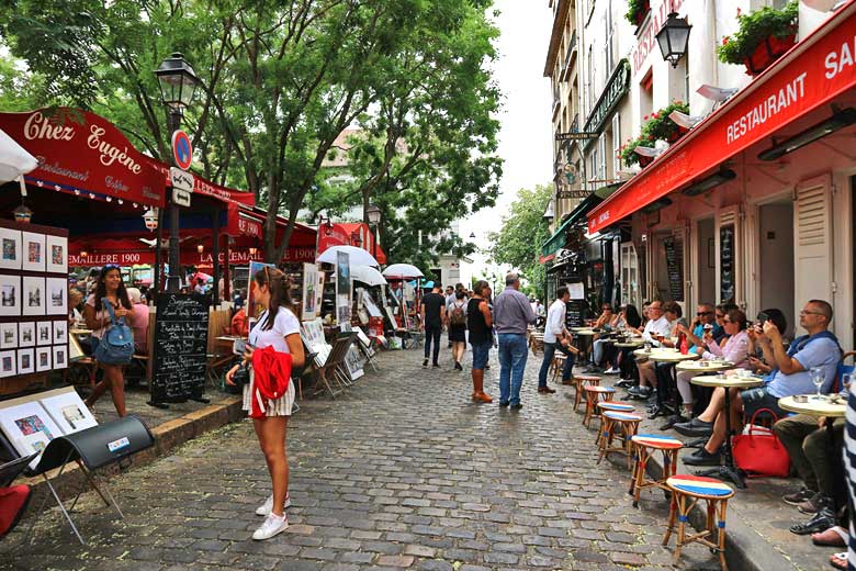 Summer on the streets of Paris © Nicola Young - Flickr Creative Commons