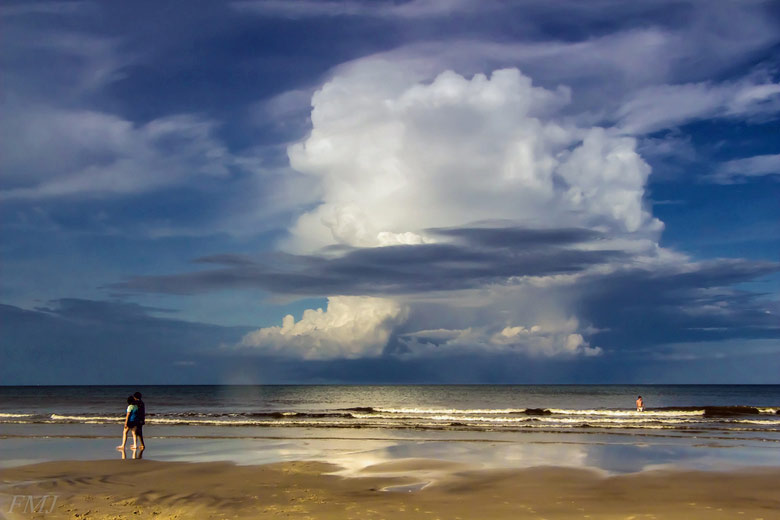 Afternoon thunderstorm Florida ©  FMJ Shooter - Flickr Creative Commons