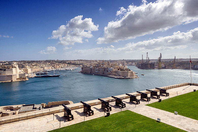 Weather over the Upper Barrakka Gardens, Valletta, Malta © Bill Brooks - Alamy Stock Photo